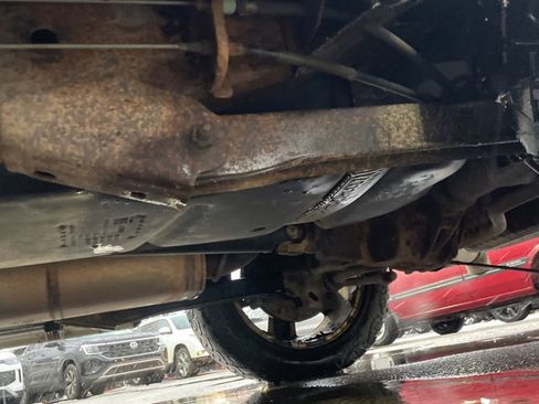 Used 2013 Chevrolet Avalanche LTZ image 25