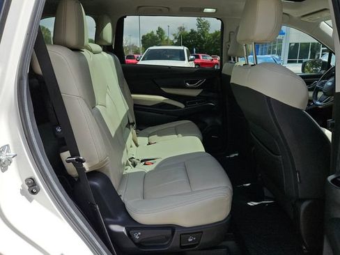Used 2022 Subaru Ascent Limited w/ Technology Package AWD/4WD image 14