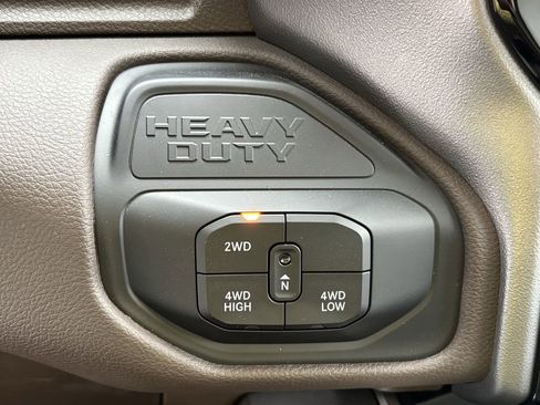 New 2026 RAM 3500 Laramie AWD/4WD image 17