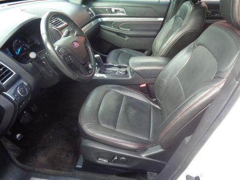 Used 2018 Ford Explorer Sport w/ Equipment Group 401A AWD/4WD image 27