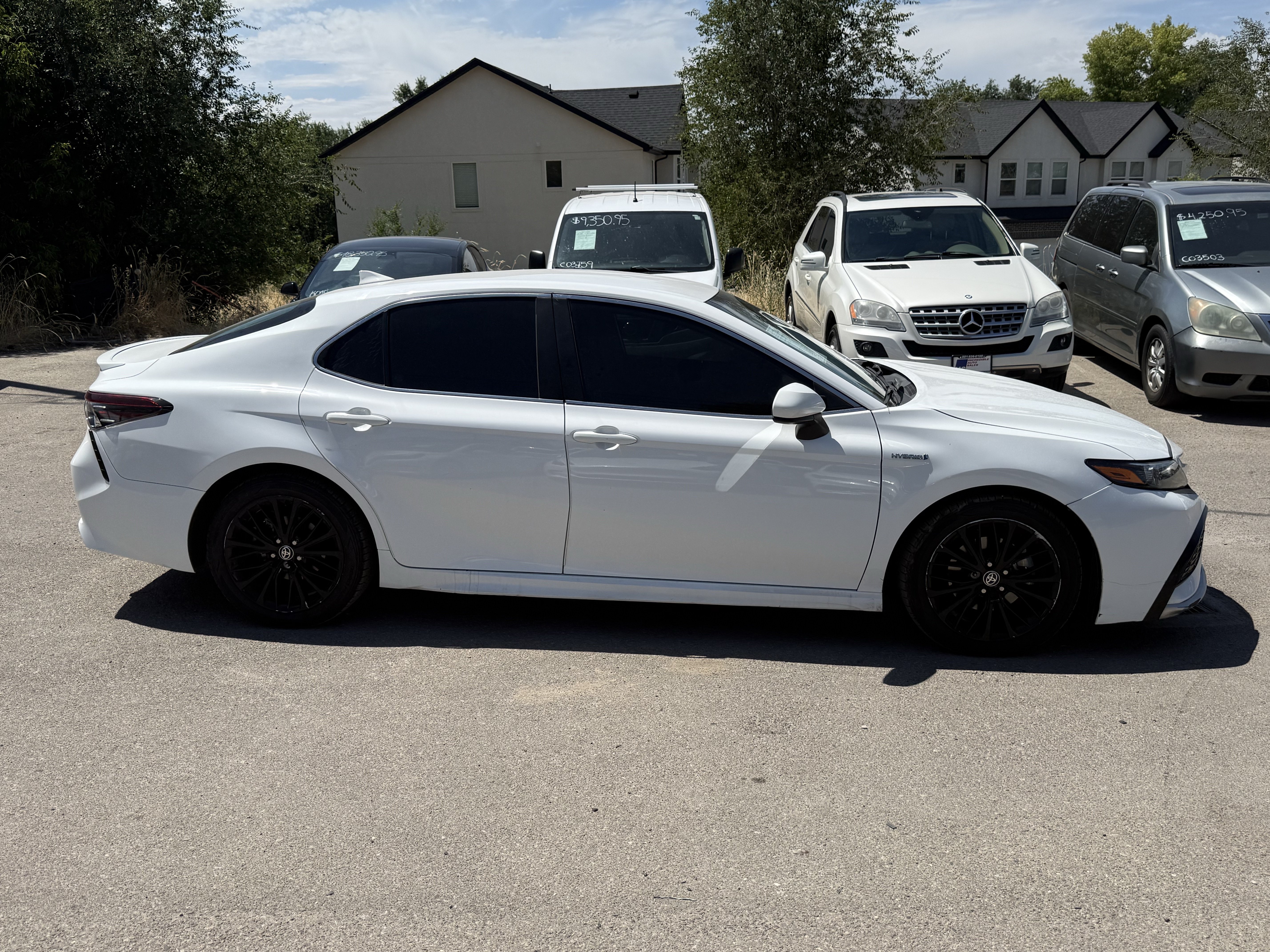 Used 2021 Toyota Camry SE FWD image 3