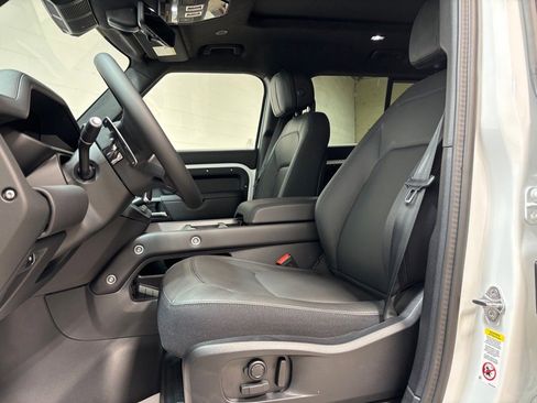 New 2025 Land Rover Defender 110 V8 image 24