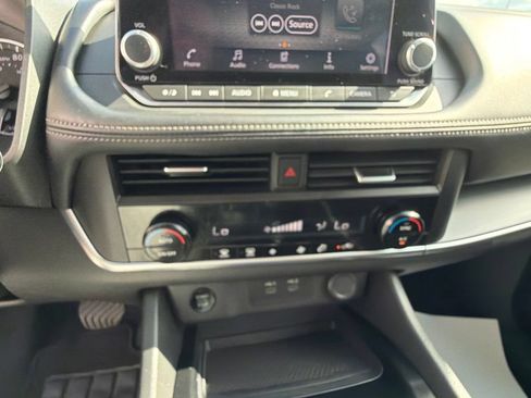 Used 2024 Nissan Rogue SV AWD/4WD image 24