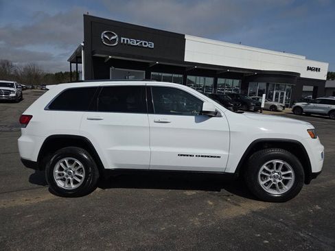 Used 2020 Jeep Grand Cherokee Laredo image 6