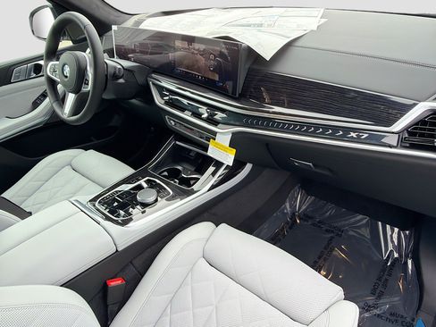 New 2027 BMW X7 xDrive40i w/ M Sport Package AWD/4WD image 14