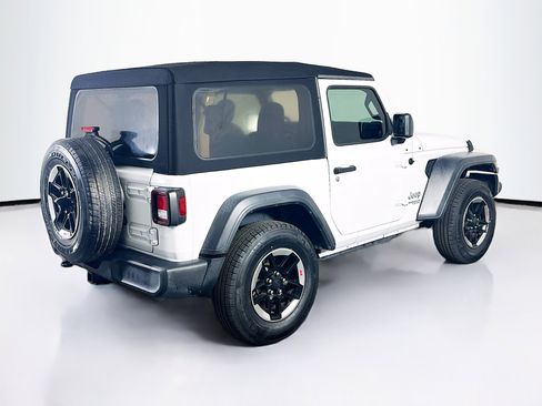Used 2018 Jeep Wrangler Sport image 9