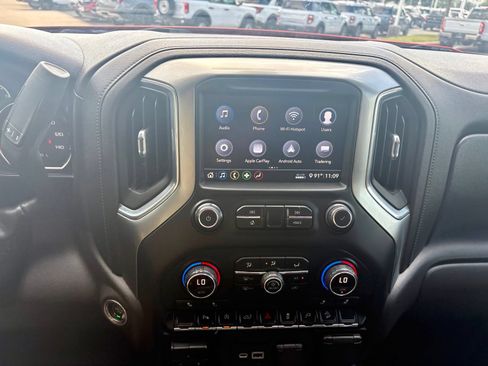 Used 2020 Chevrolet Silverado 1500 LT Trail Boss AWD/4WD image 15