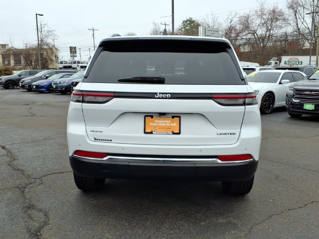 Used 2023 Jeep Grand Cherokee Limited AWD/4WD image 4