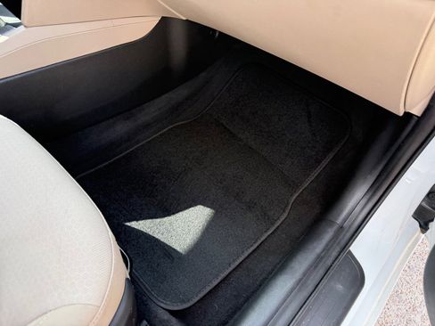 Used 2018 Hyundai Elantra Value Edition FWD image 58