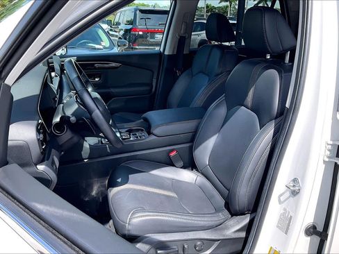 Used 2025 Honda Pilot EX-L image 24