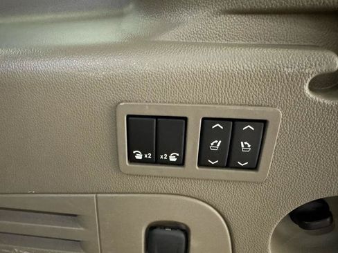 Used 2016 Chevrolet Suburban LTZ AWD/4WD image 30