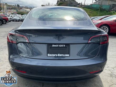 Used 2023 Tesla Model 3 Standard Range image 4