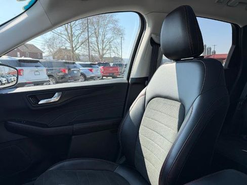 Certified 2022 Ford Escape SEL w/ SEL Stealth AWD Package image 25