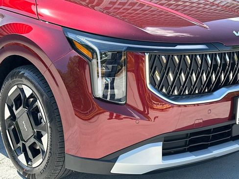 New 2026 Kia Carnival EX FWD image 11