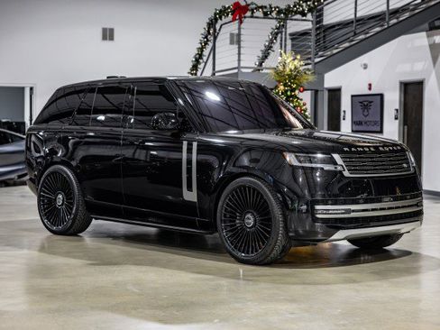 Used 2023 Land Rover Range Rover SE image 9