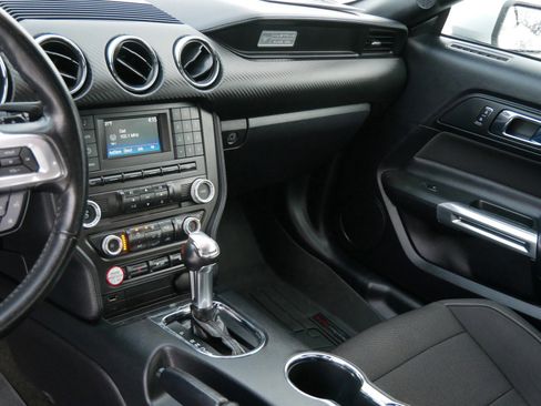 Used 2016 Ford Mustang Convertible image 16