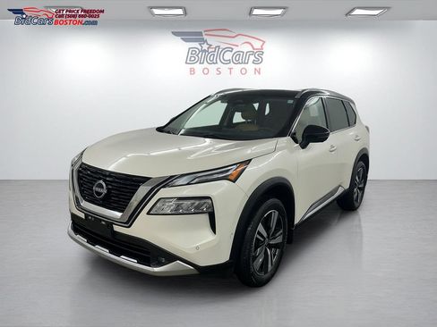 Used 2022 Nissan Rogue Platinum w/ Head-Up Display Package AWD/4WD image 1