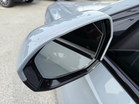 Used 2023 BMW 740i image 35