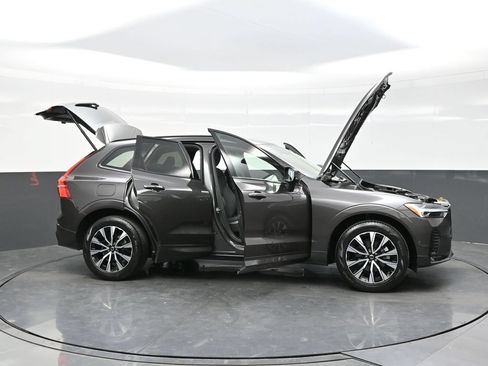 Used 2024 Volvo XC60 B5 Plus AWD/4WD image 43