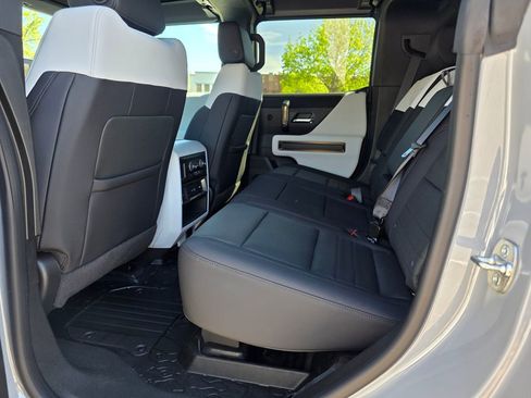 Used 2024 GMC Hummer EV 2X w/ LPO, Illumination Package image 27