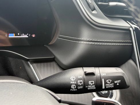 Used 2025 Jeep Grand Cherokee Altitude RWD image 47