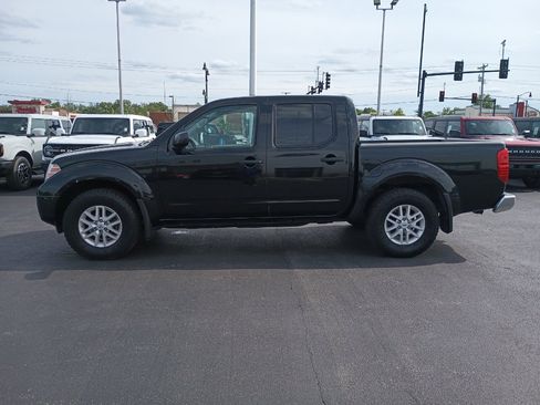 Used 2017 Nissan Frontier SV w/ SV Value Truck Package AWD/4WD image 4