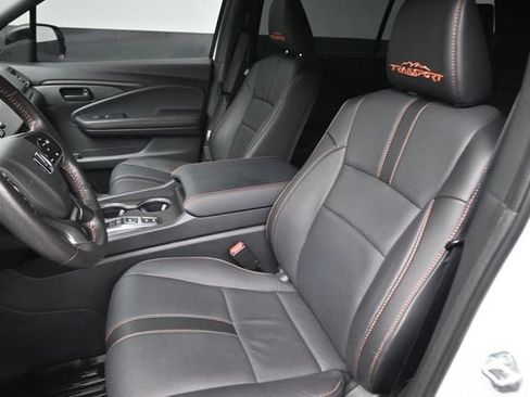 Used 2025 Honda Passport TrailSport image 33
