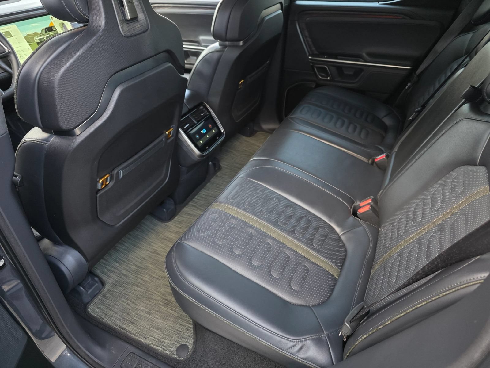 Used 2022 Rivian R1T Launch Edition AWD/4WD image 33