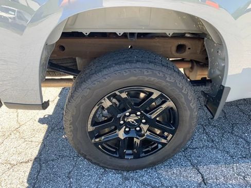 Used 2025 Chevrolet Silverado 1500 Custom Trail Boss w/ Dark Appearance Package AWD/4WD image 37