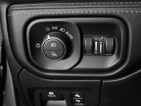 Used 2024 RAM 1500 Limited AWD/4WD image 20