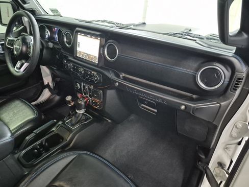 Used 2023 Jeep Wrangler Unlimited Rubicon 4xe w/ Cold Weather Group AWD/4WD image 35