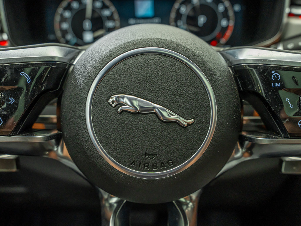 Used 2025 Jaguar F-PACE R-Dynamic S AWD/4WD image 29