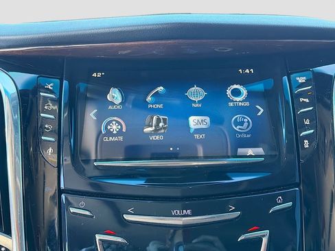 Used 2015 Cadillac Escalade Premium image 30