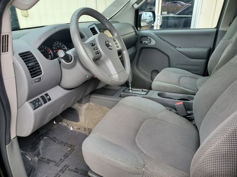 Used 2015 Nissan Frontier SV RWD image 28