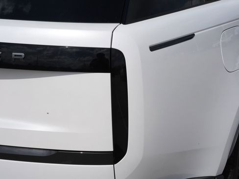 Used 2024 Land Rover Range Rover SE image 25