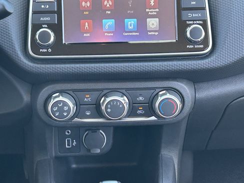 Used 2023 Nissan Kicks S FWD image 19