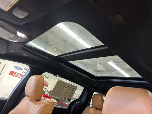 Used 2022 Chrysler Pacifica Pinnacle image 5