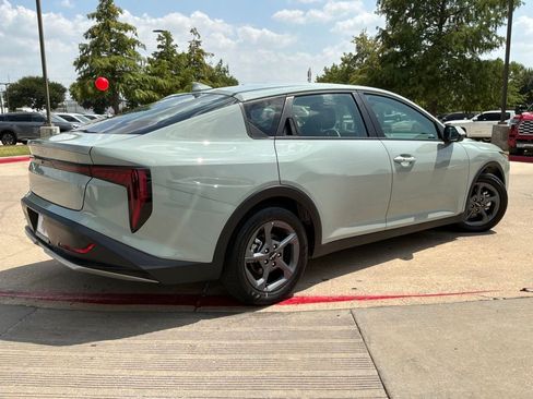 Used 2025 Kia K4 FWD image 6