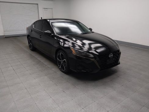 Used 2023 Nissan Altima 2.5 SR w/ SR Premium Package FWD image 11