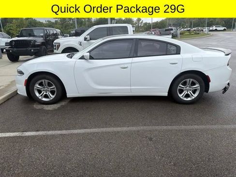 Used 2016 Dodge Charger SE w/ Popular Equipment Group RWD image 4