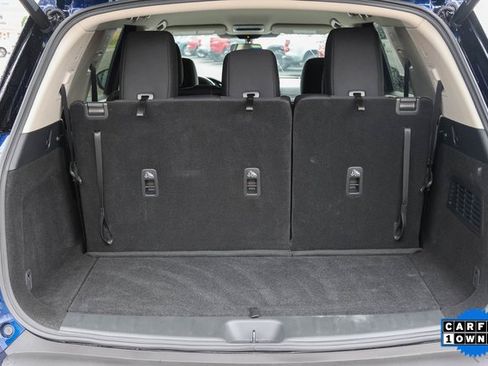 Used 2025 Nissan Pathfinder SV image 9