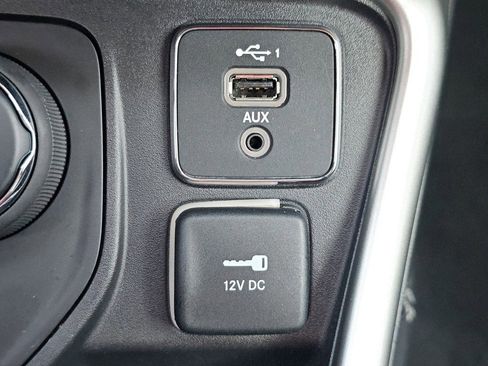 Used 2021 Jeep Compass Latitude image 13