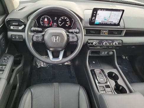 Certified 2025 Honda Pilot Touring image 15