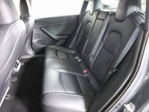 Used 2023 Tesla Model 3 Standard Range image 35