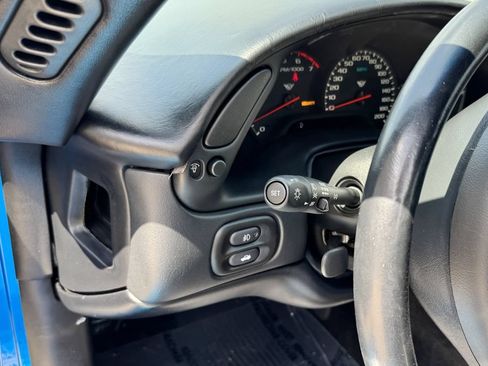Used 1997 Chevrolet Corvette Coupe RWD image 15