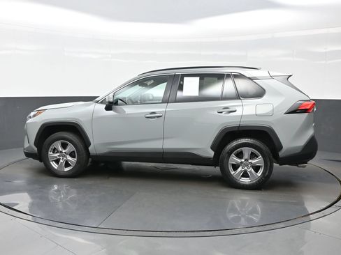 Used 2023 Toyota RAV4 XLE AWD/4WD image 3