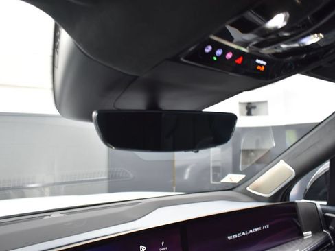 Used 2025 Cadillac Escalade IQ Luxury 2 AWD/4WD image 21