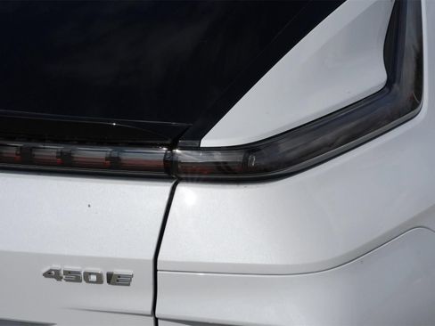 New 2026 Cadillac Lyriq Sport w/ LPO, Floor Liner Package image 21