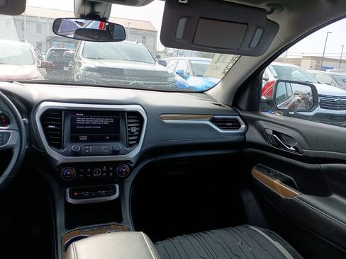 Used 2023 GMC Acadia SLE w/ Driver Convenience Package image 11