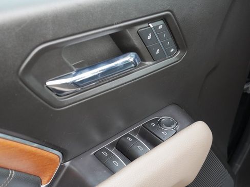 Used 2023 GMC Canyon Denali w/ Denali Black Edition image 16